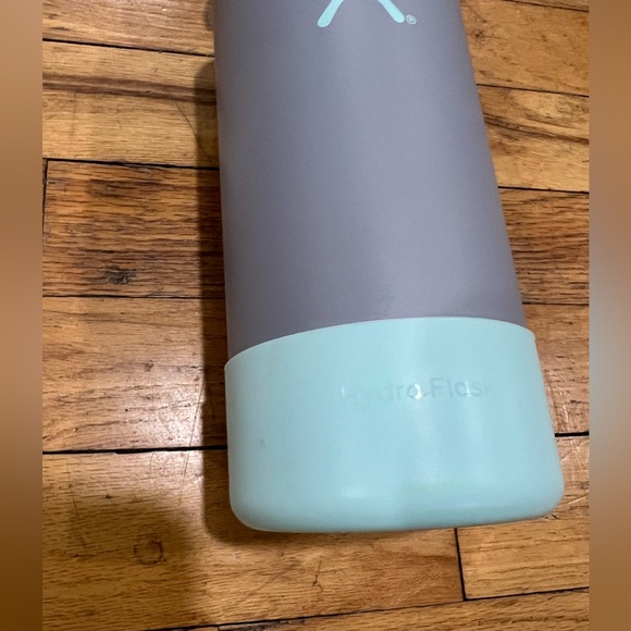 Hydro Flask Movement Series - Picture 3 of 8
